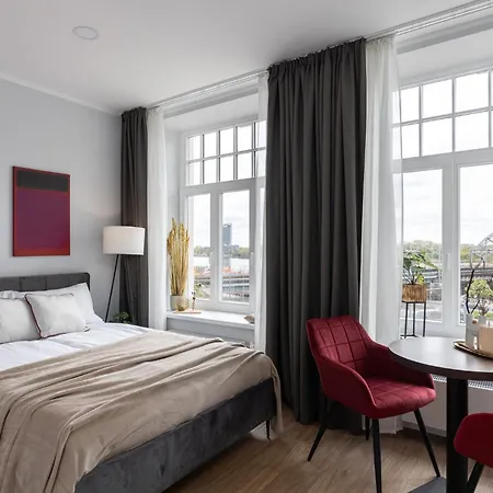 Appartement With River View In Old Town *